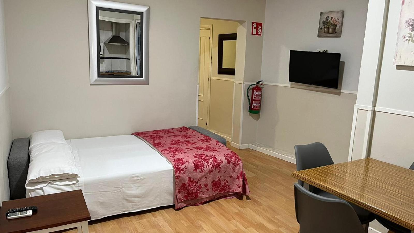 Apartamentos Mayor Centro Мадрид Екстериор снимка