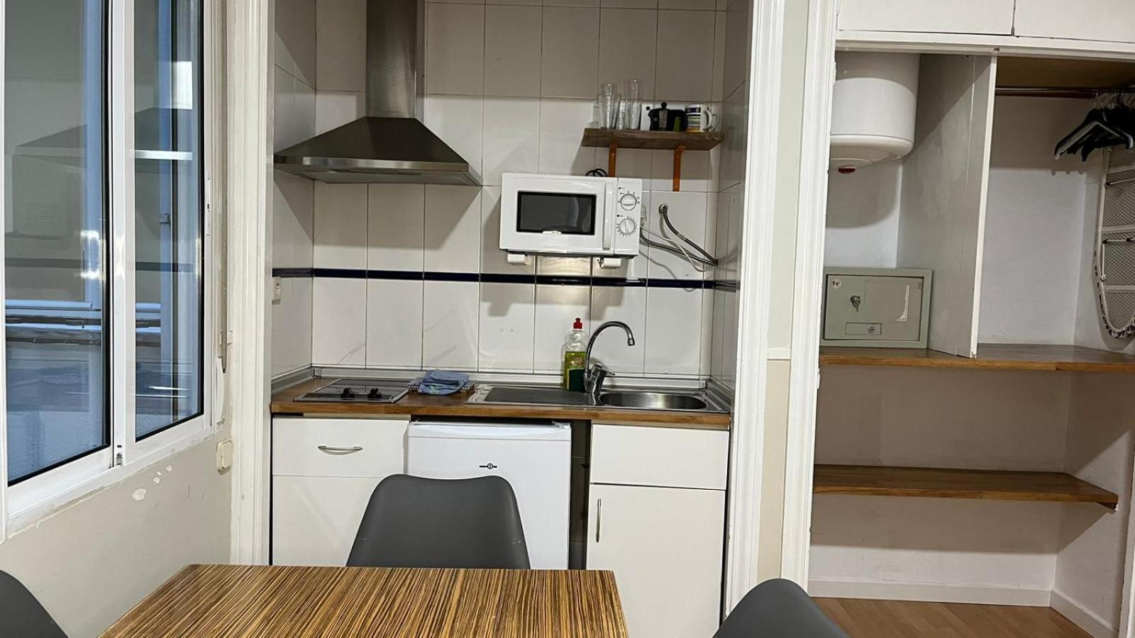 Apartamentos Mayor Centro Мадрид Екстериор снимка
