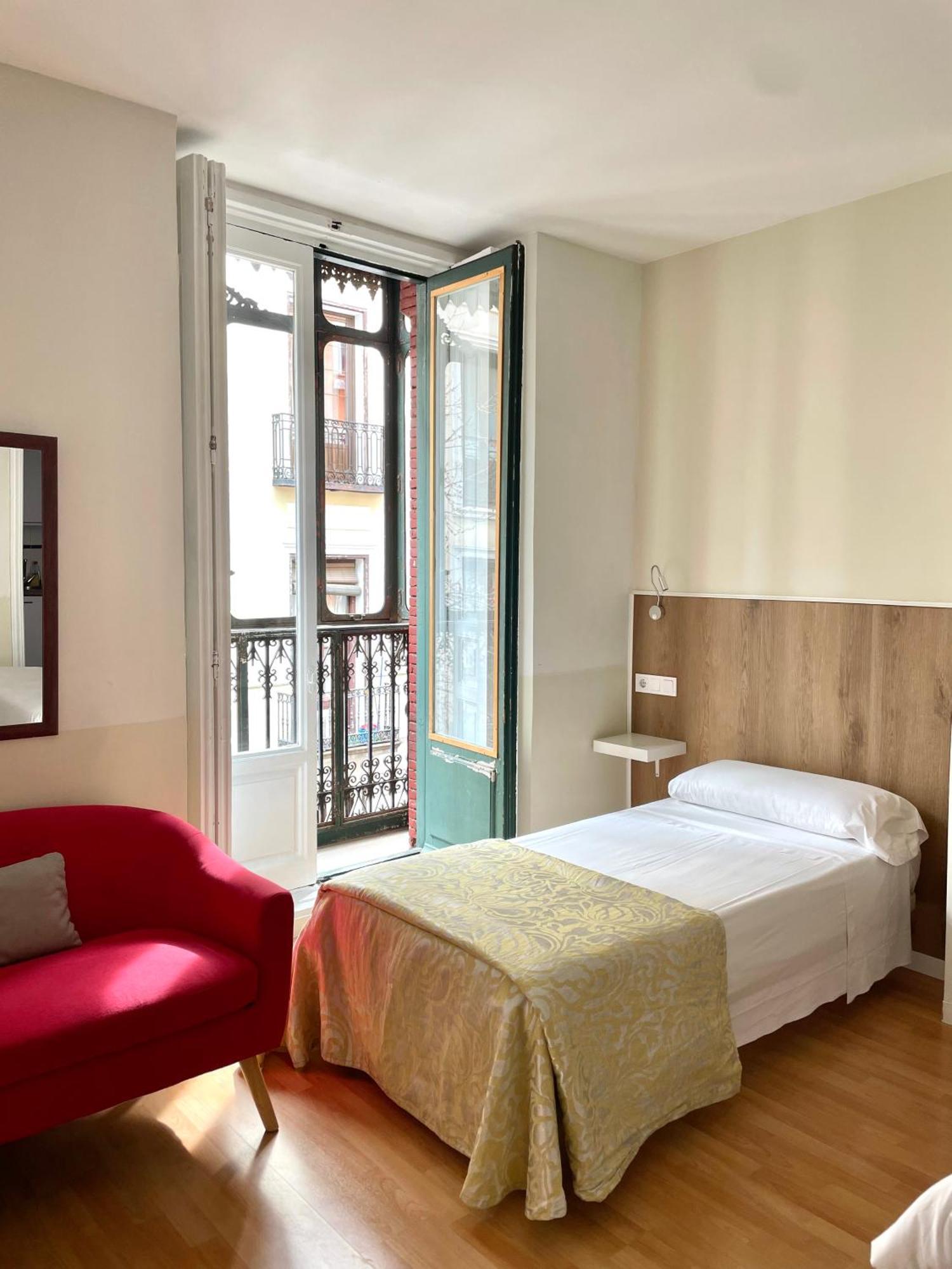 Apartamentos Mayor Centro Мадрид Екстериор снимка